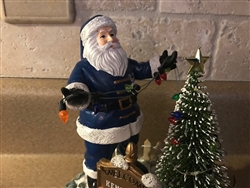 Kentucky Wildcats 2012 #1 Foam Finger Santa Figurine